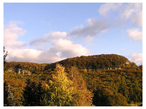 Von Hitzelrode noch einmal der Blick hinauf zur Salzfrau (rechts) und Pferdeloch (links)